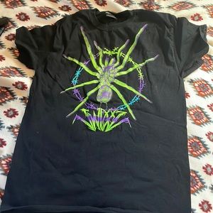 BLACK TEE WITH NEON GREEN SPIDER